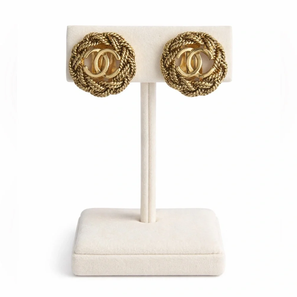 Chanel Vintage Clip On Earrings - Picture 2 of 5